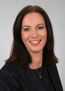 Néma-Regős Szilvia portréja